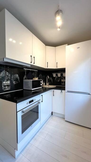 New Modern Apartments In The City Center นาร์วา ภายนอก รูปภาพ